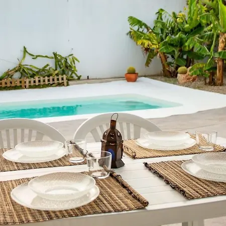 Tailan Con Piscina Y Jacuzzi Privado فيلة شيكلانا دي لا فرونتيرا